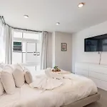 Nob Hill Charm 14