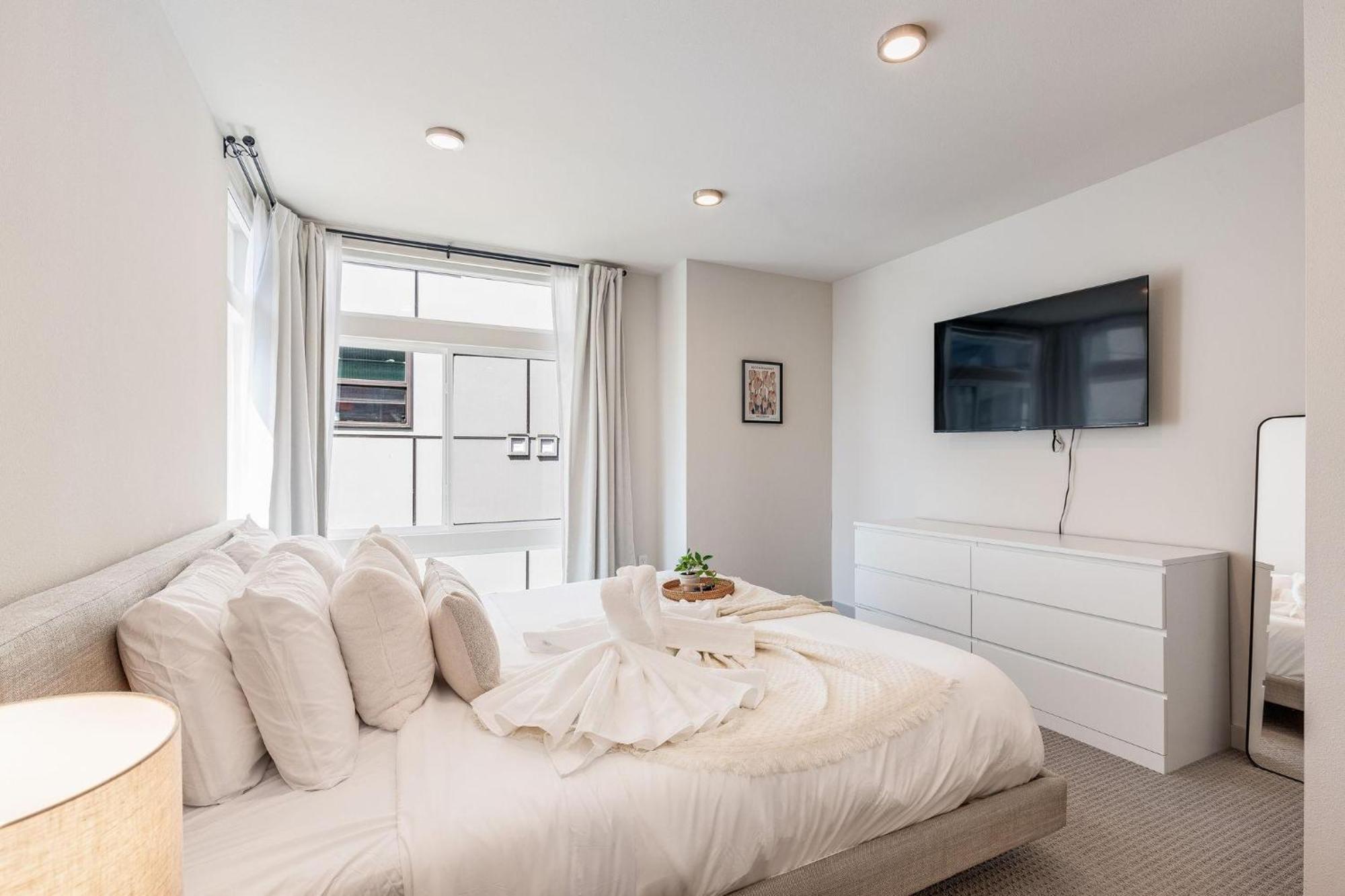 Nob Hill Charm 14